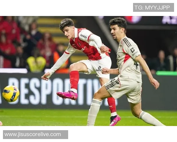 西甲激战：本菲卡大胜切尔西争议判罚引发全场沸腾